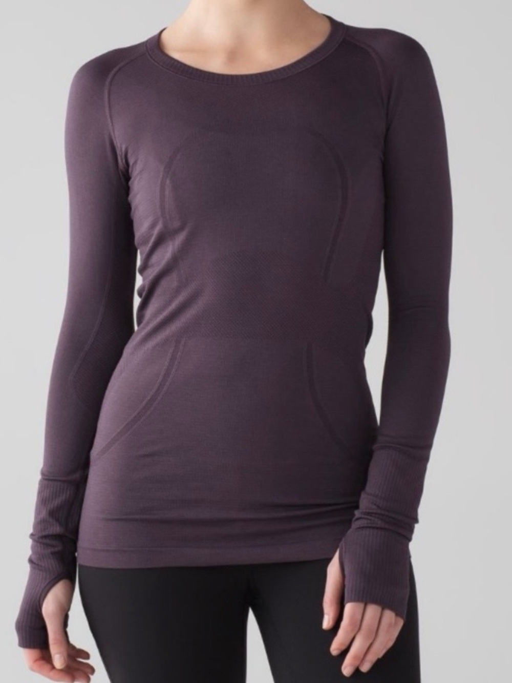 Lululemon Swiftly Tech Long Sleeve Crew Black Currant plum Sz 4 running trendy